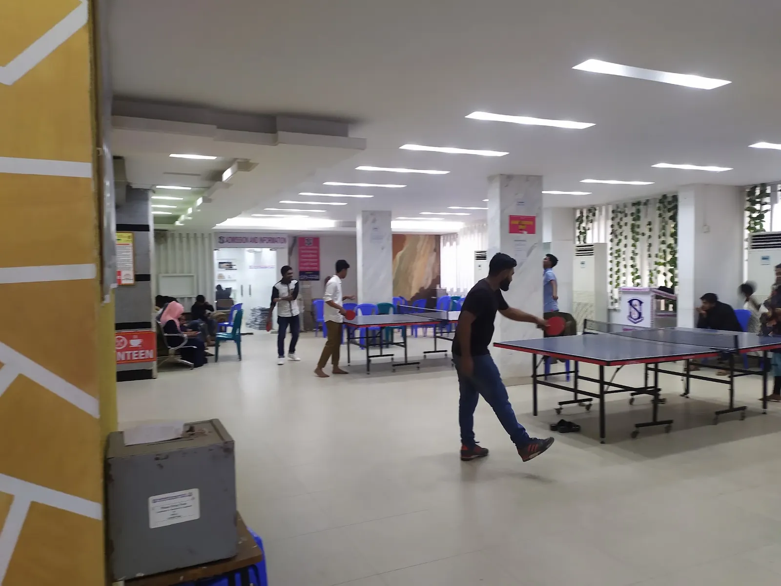 Table tennis in the recreation area