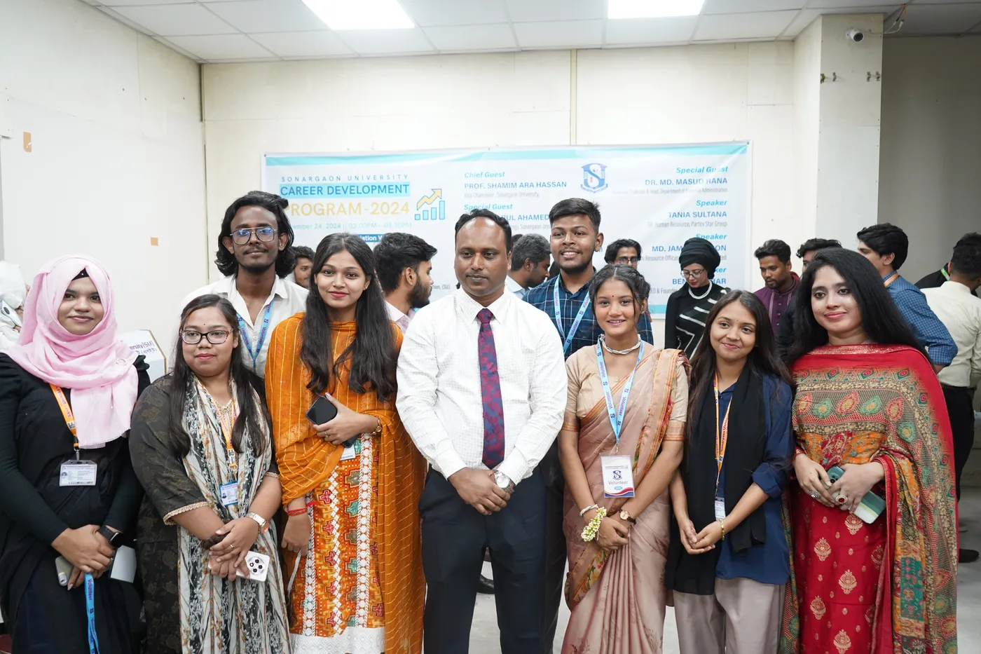 Students at an SU career development program